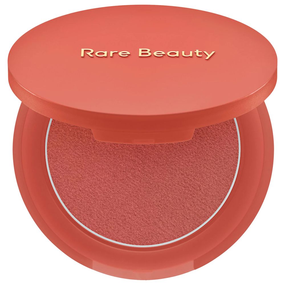 Rubor mate suave y voluminoso Worth Rare Beauty Maquillaje