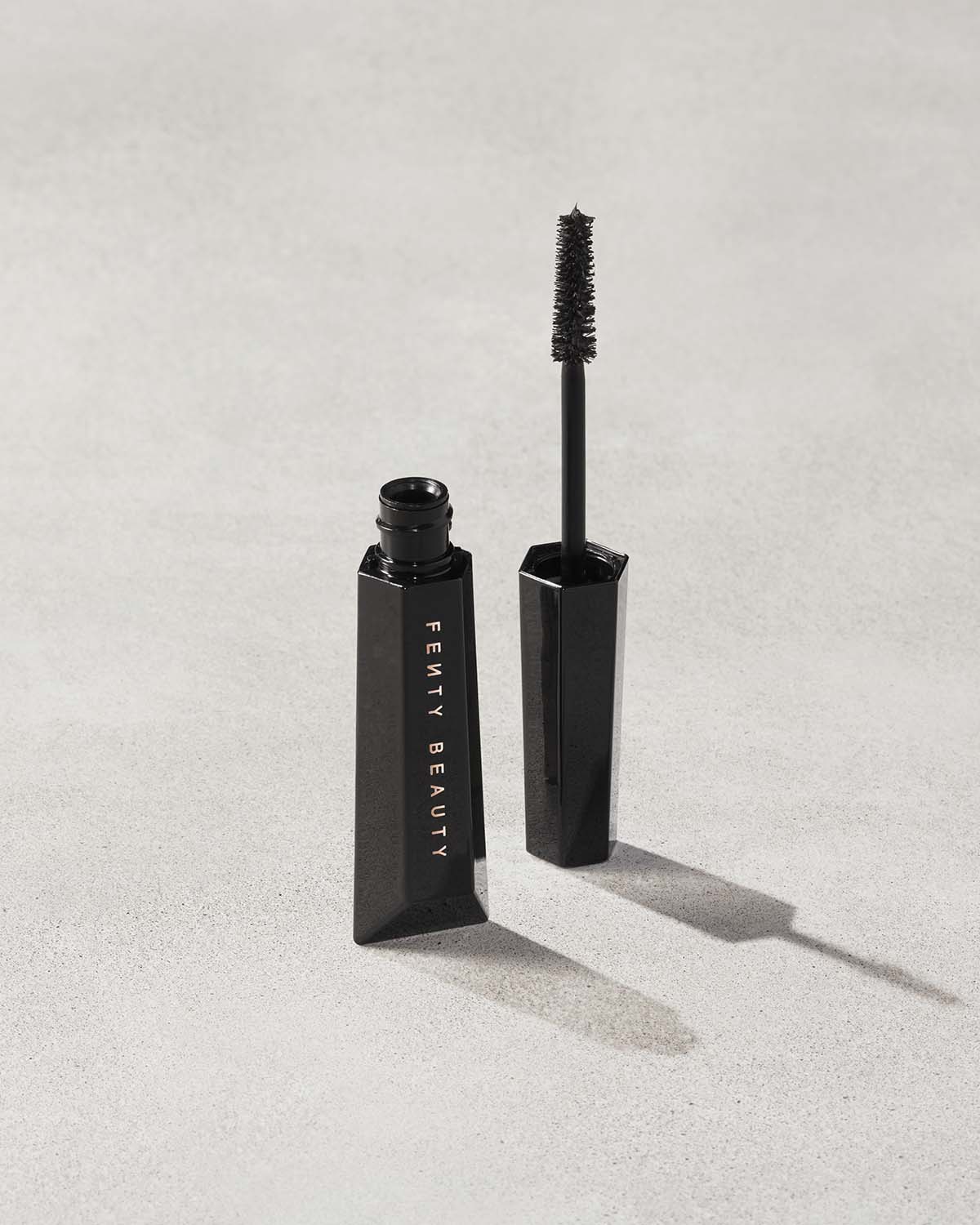 Máscara de Pestañas Voluminizadora Hella Thicc — Fenty Beauty by Rihanna