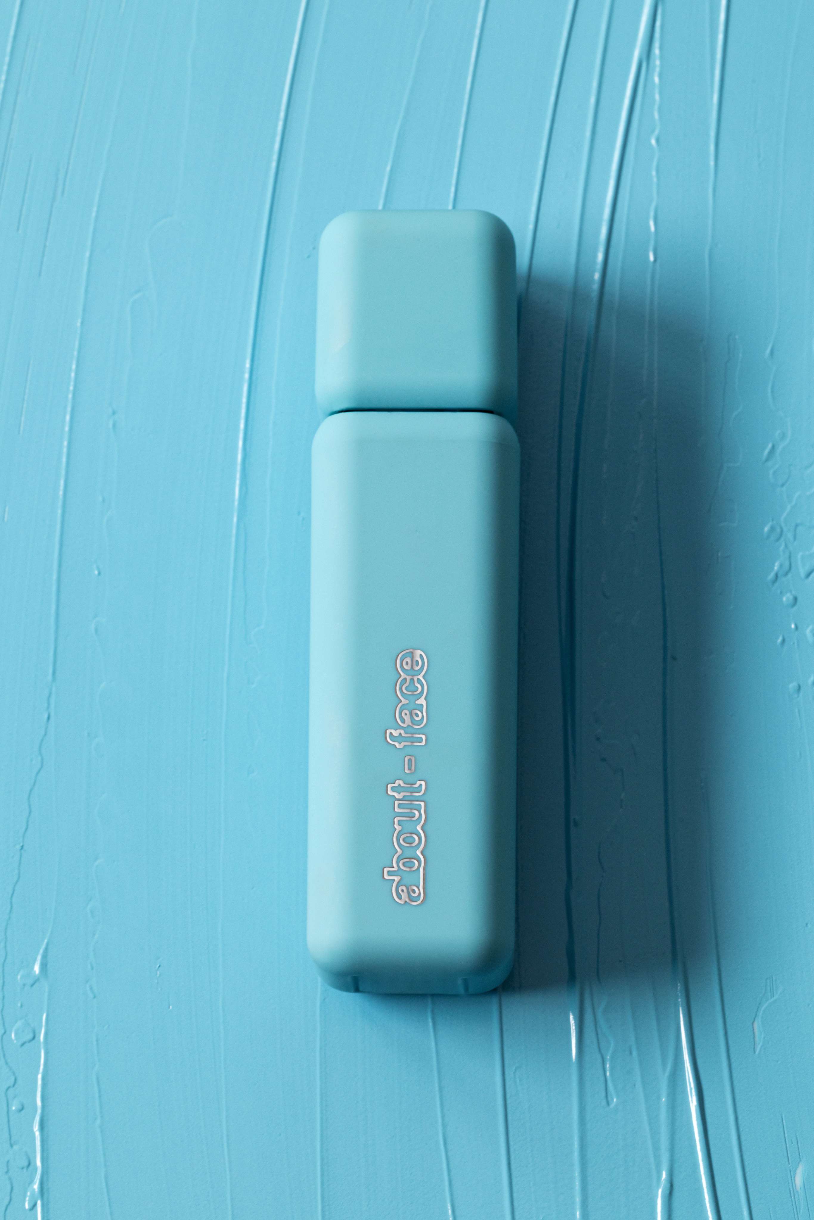 Sombra Líquida Mate Matte Fluid Eye Paint — About-Face