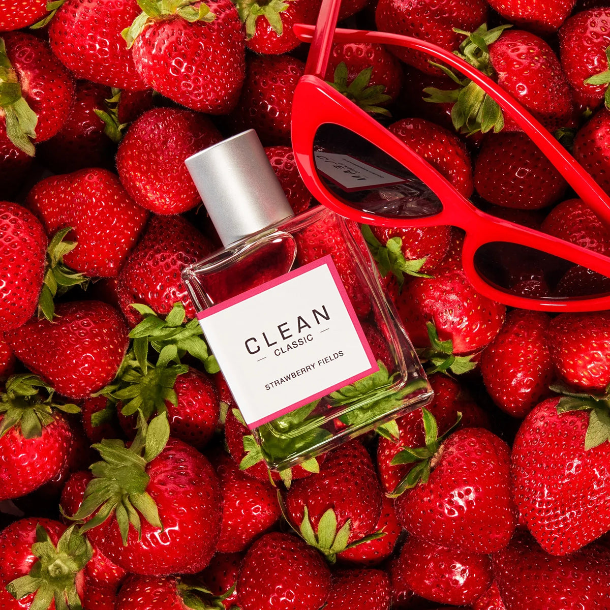 Perfume Strawberry Fields — CLEAN Reserve