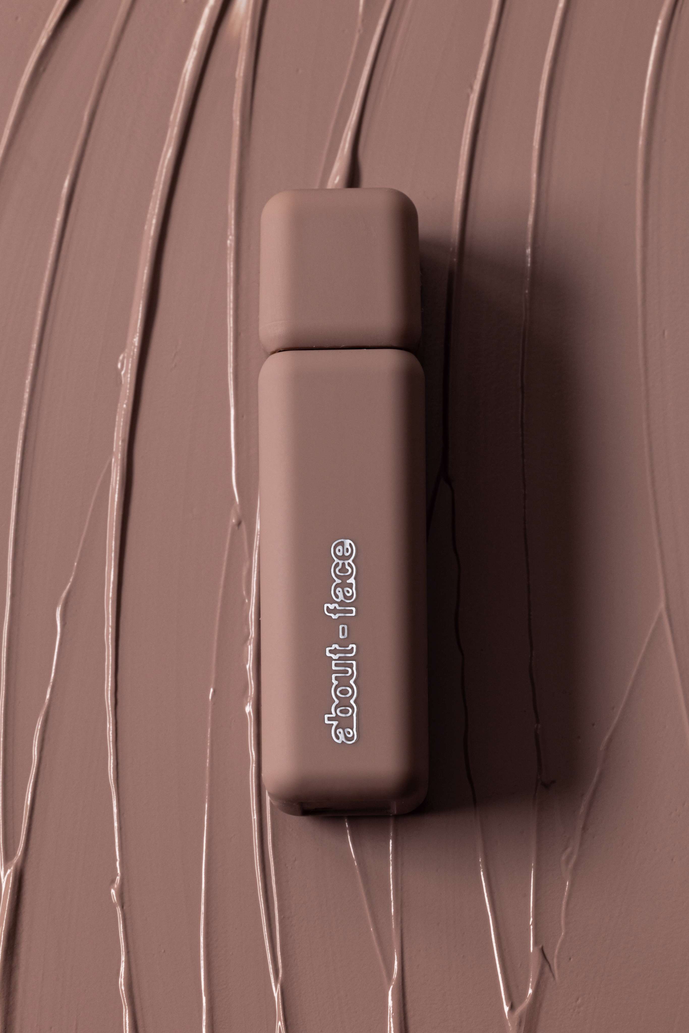 Sombra Líquida Mate Matte Fluid Eye Paint — About-Face