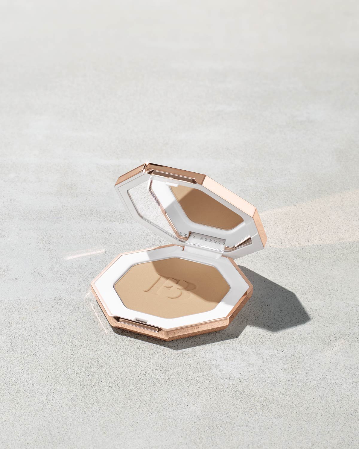 Bronceador en Polvo Sun Stalk'r — Fenty Beauty by Rihanna