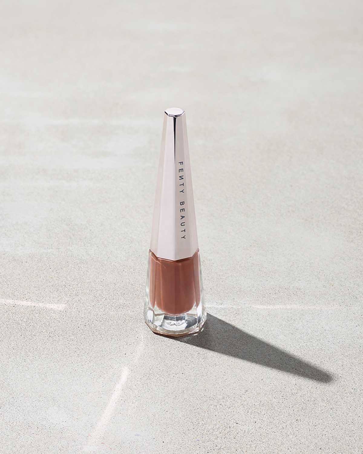 Labial Líquido de Larga Duración Stunna Lip Paint — Fenty Beauty by Rihanna