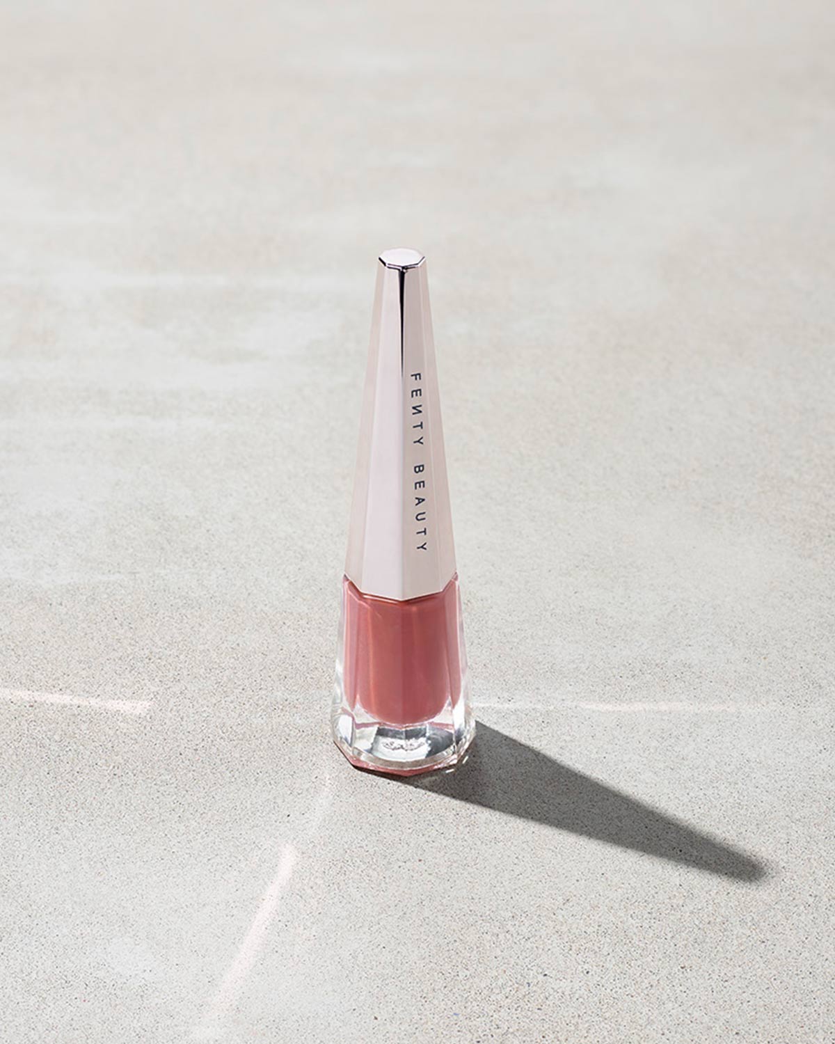 Labial Líquido de Larga Duración Stunna Lip Paint — Fenty Beauty by Rihanna