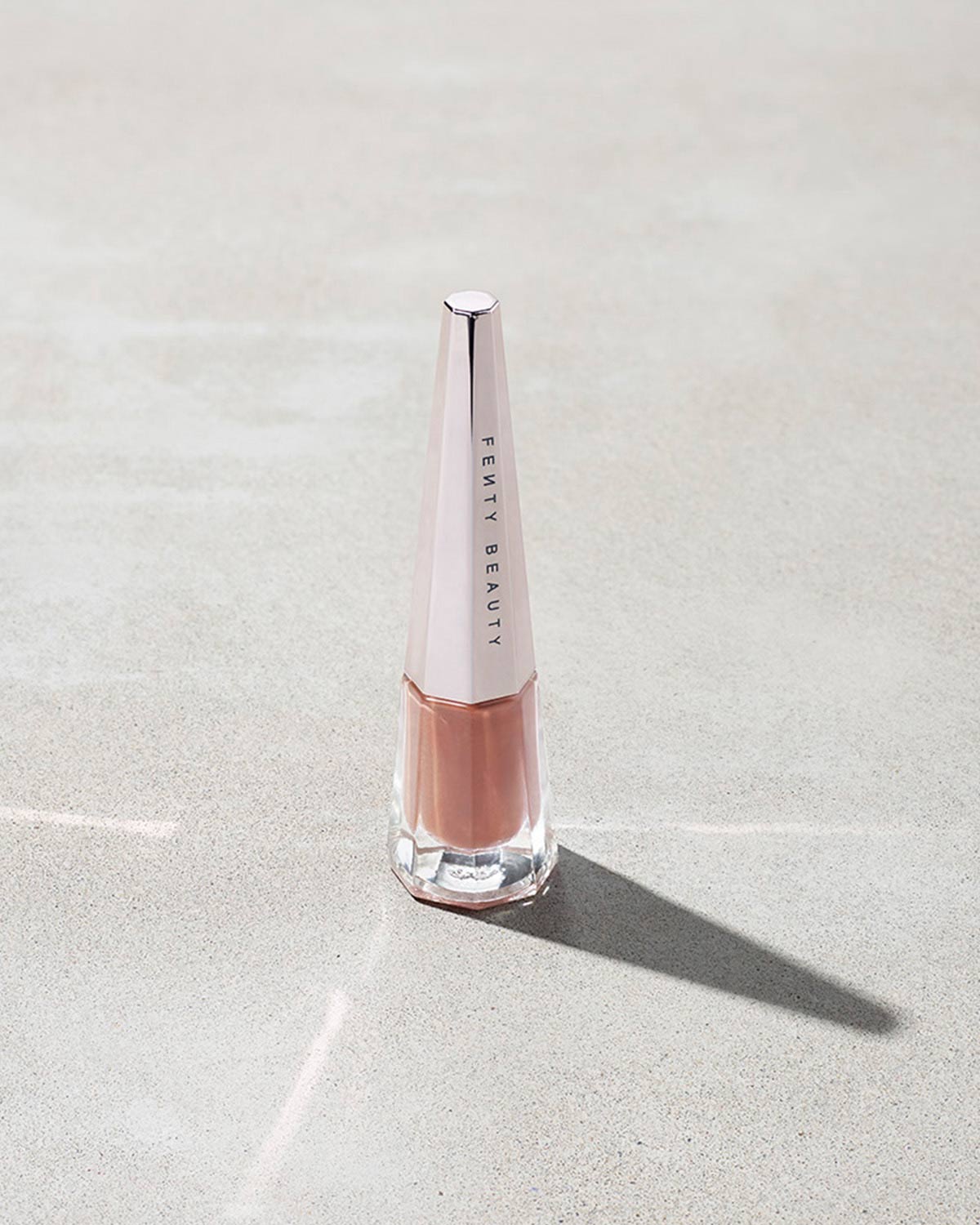 Labial Líquido de Larga Duración Stunna Lip Paint — Fenty Beauty by Rihanna
