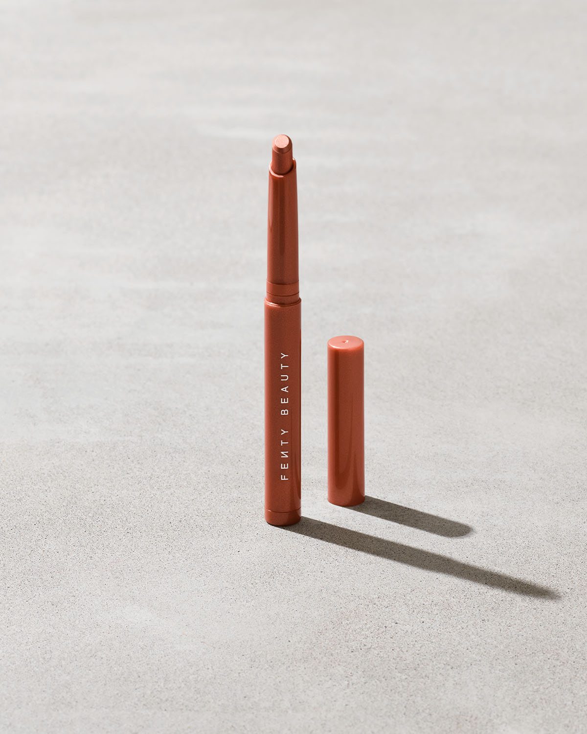 Sombra en Lápiz de Larga Duración Shadowstix — Fenty Beauty by Rihanna