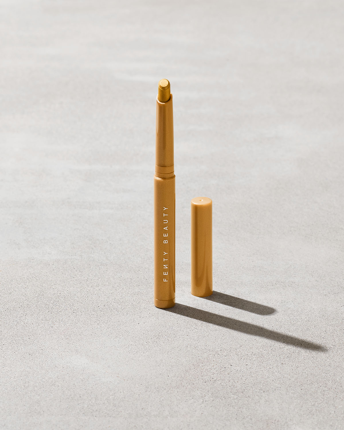 Sombra en Lápiz de Larga Duración Shadowstix — Fenty Beauty by Rihanna