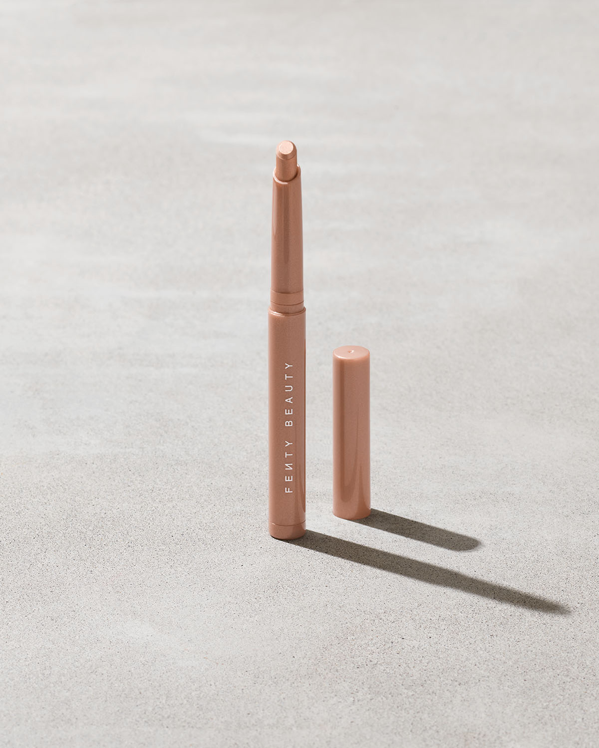 Sombra en Lápiz de Larga Duración Shadowstix — Fenty Beauty by Rihanna