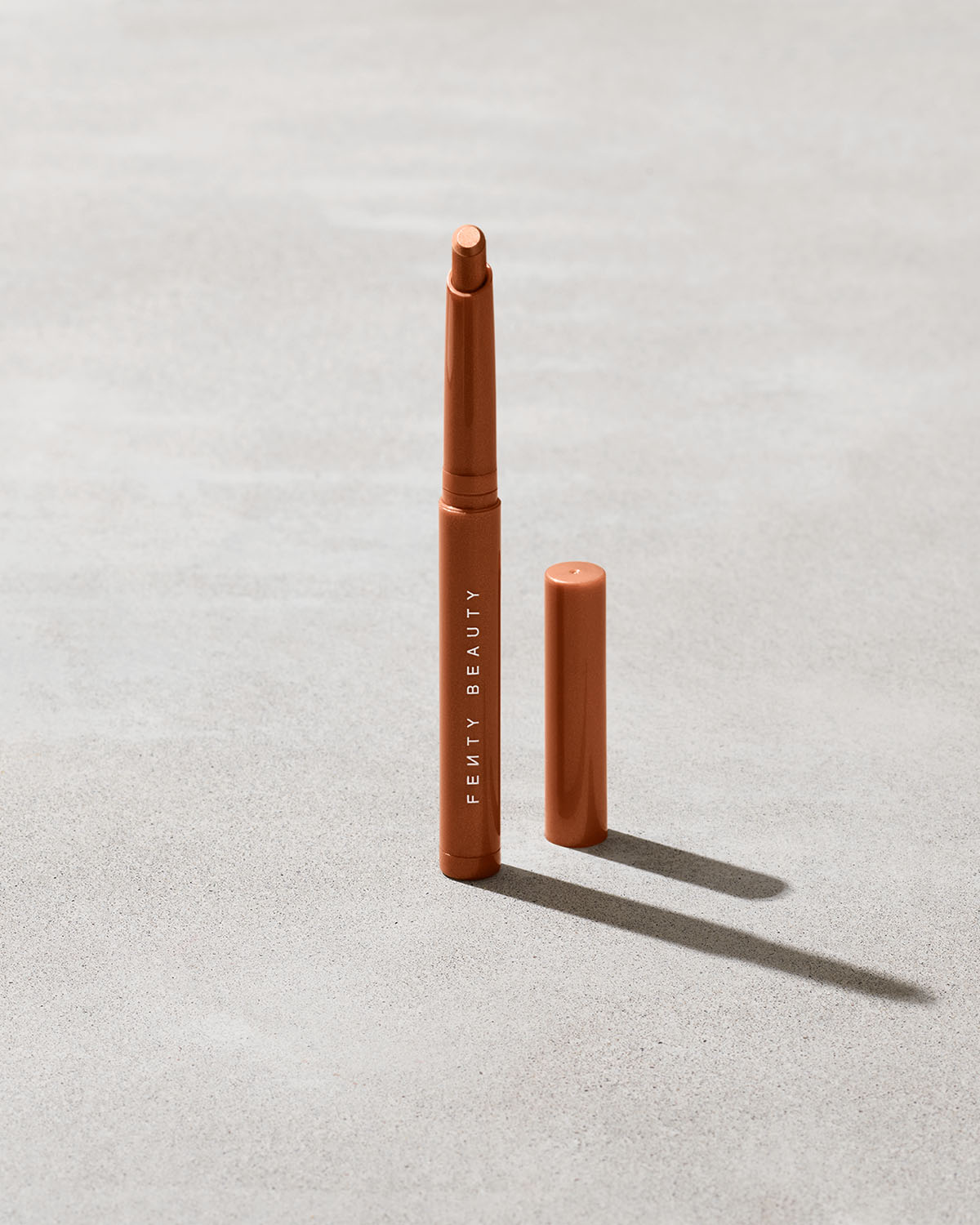 Sombra en Lápiz de Larga Duración Shadowstix — Fenty Beauty by Rihanna