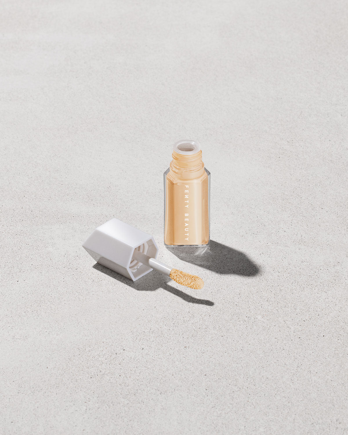 Corrector Hidratante de Larga Duración We're Even — Fenty Beauty by Rihanna