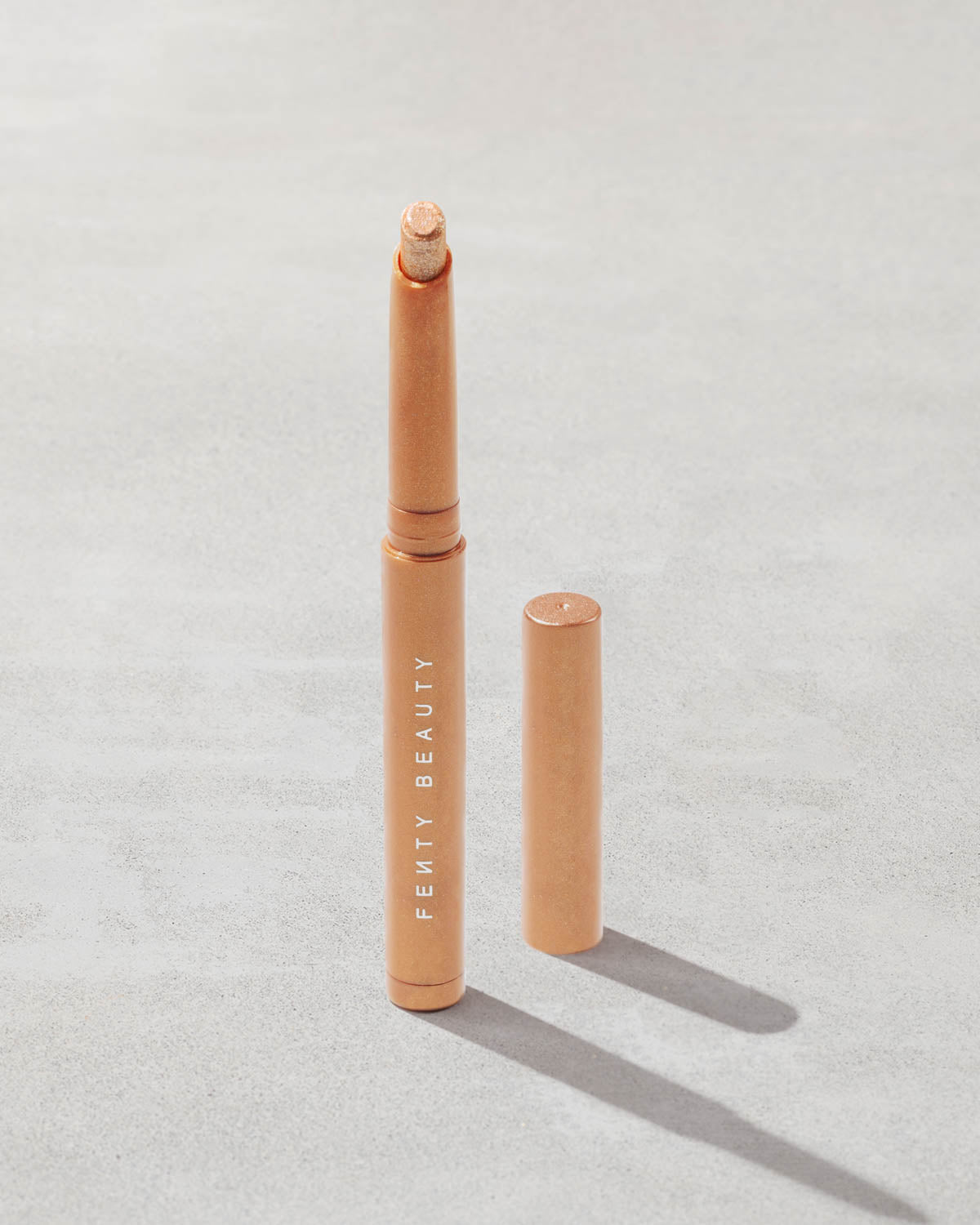 Sombra en Lápiz de Larga Duración Shadowstix — Fenty Beauty by Rihanna