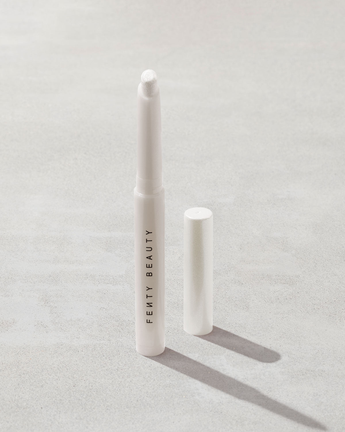 Sombra en Lápiz de Larga Duración Shadowstix — Fenty Beauty by Rihanna
