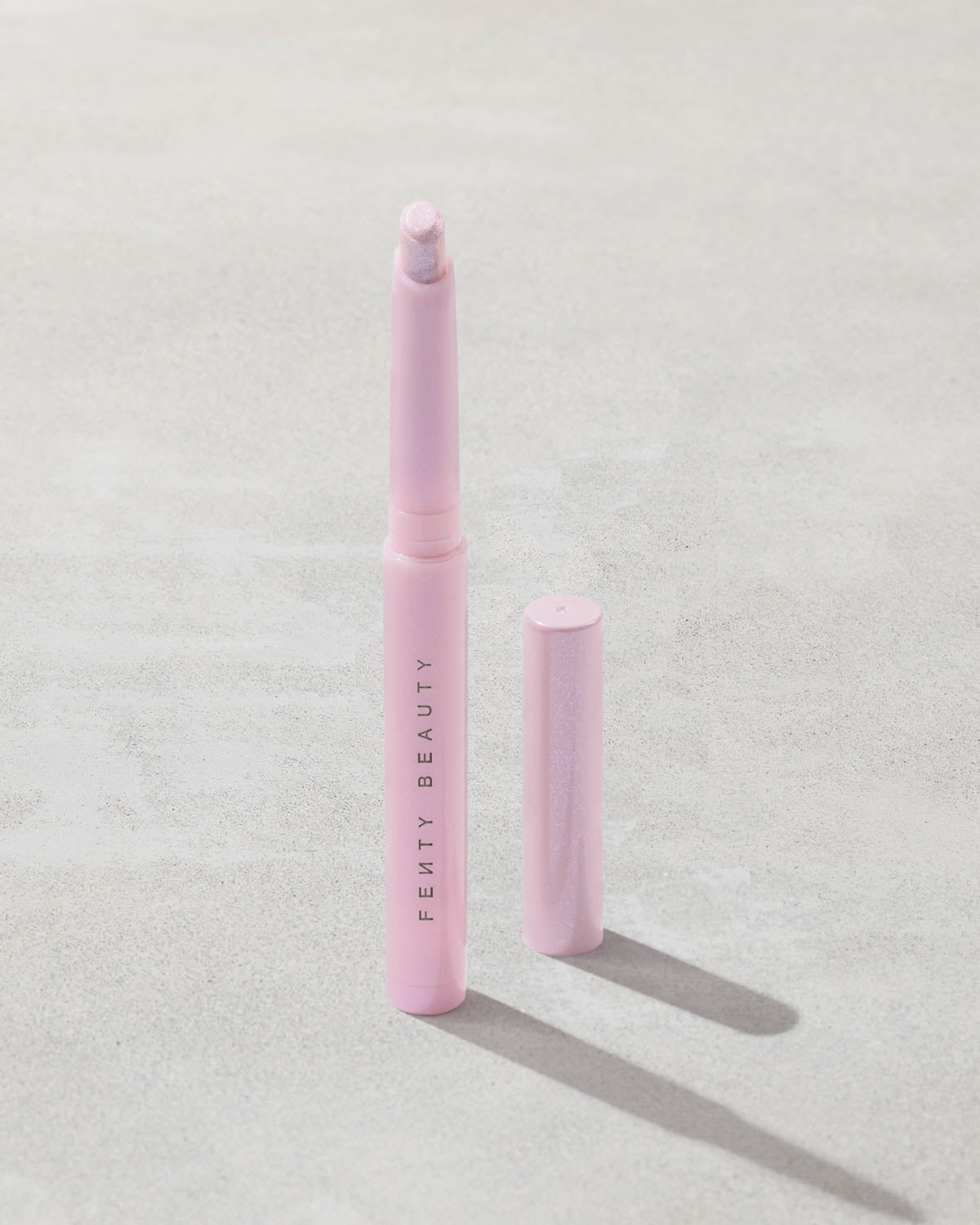 Sombra en Lápiz de Larga Duración Shadowstix — Fenty Beauty by Rihanna