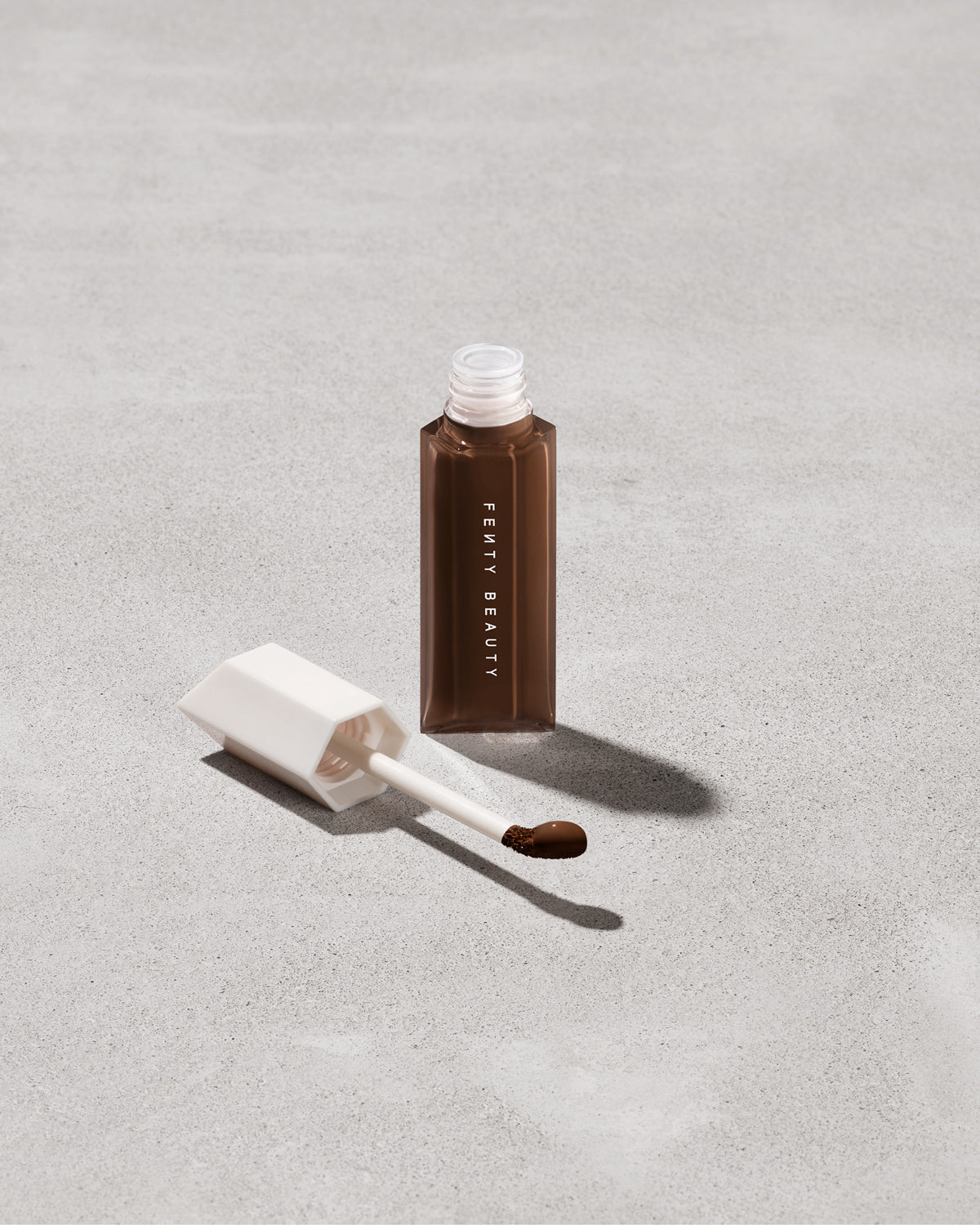 Corrector Hidratante de Larga Duración We're Even — Fenty Beauty by Rihanna