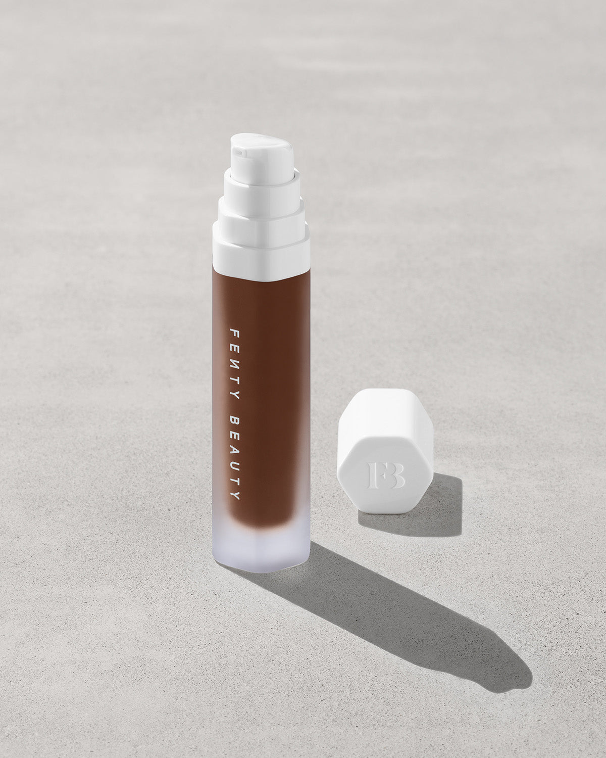 Base Luminosa de Larga Duración Soft'lit — Fenty Beauty by Rihanna