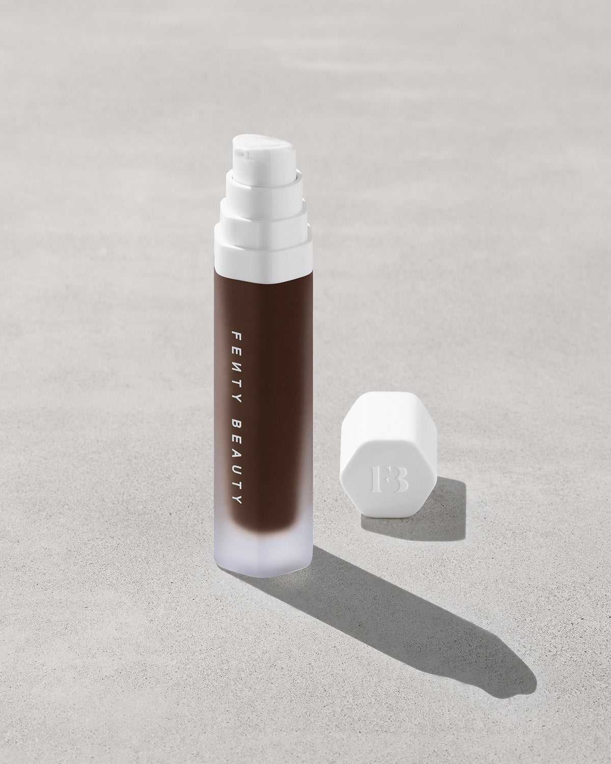 Base Luminosa de Larga Duración Soft'lit — Fenty Beauty by Rihanna