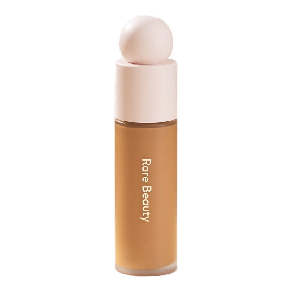 Base Liquid Touch Weightless de Rare Beauty, tono 340C