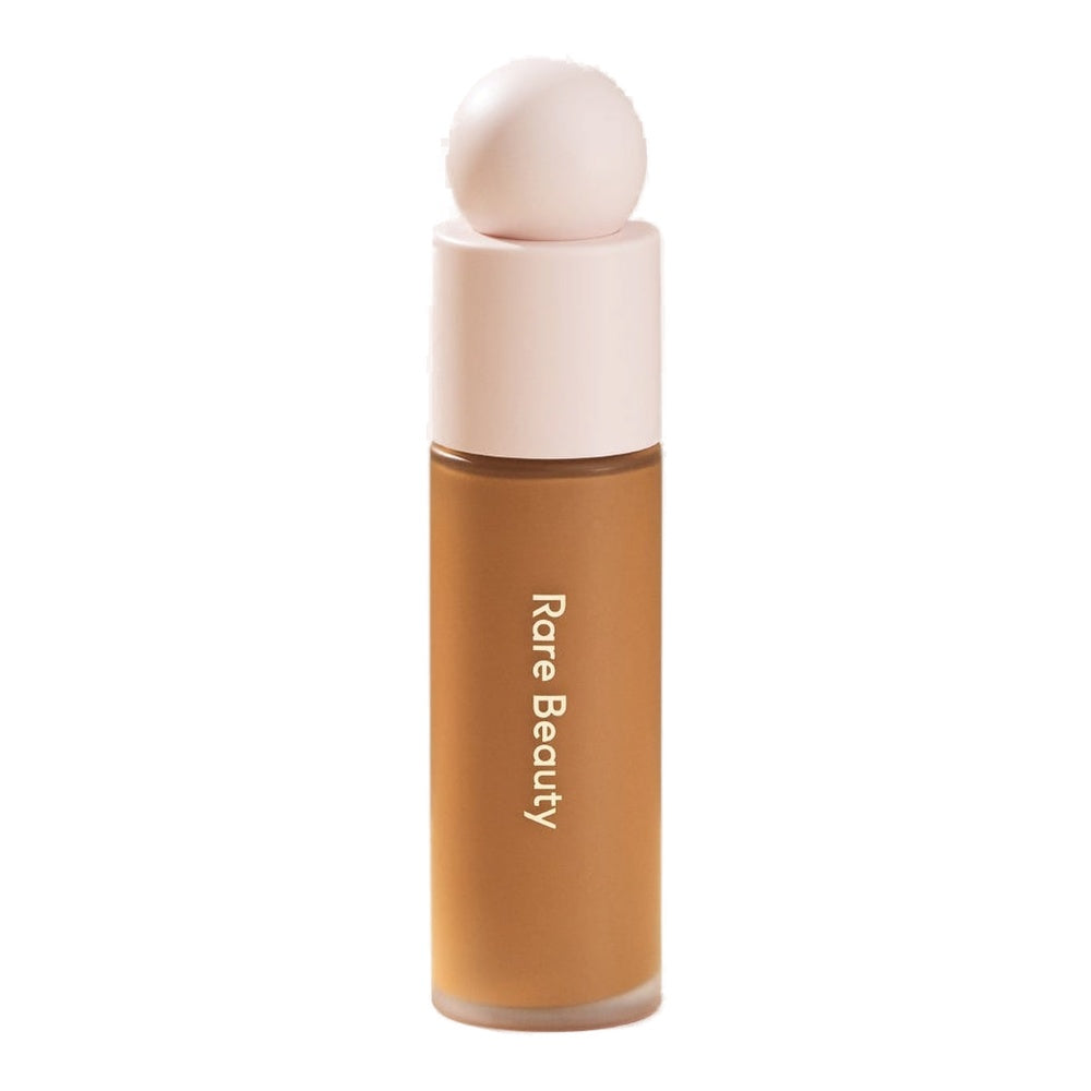 Base Liquid Touch Weightless de Rare Beauty, tono 400W