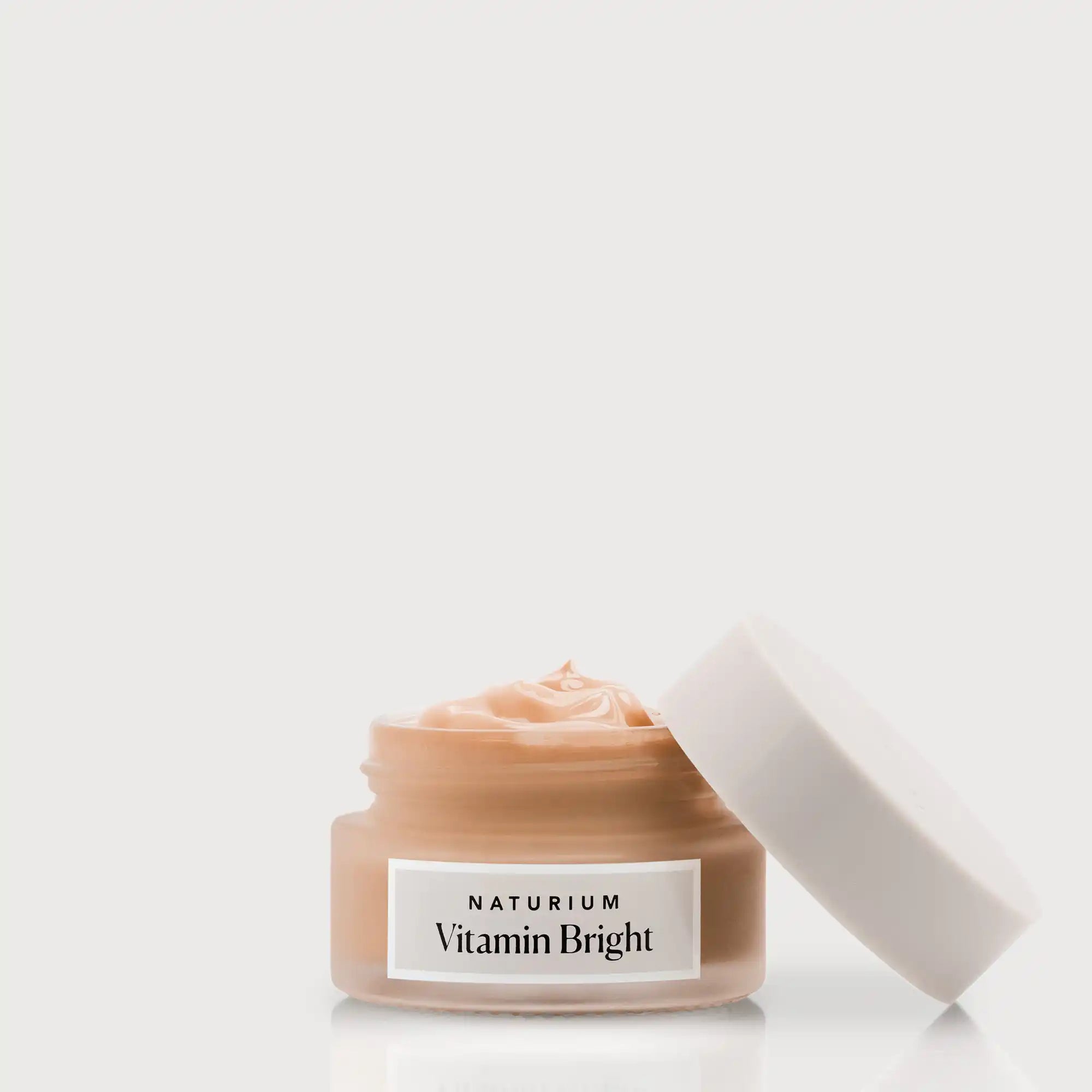 Vitamin Bright Illuminating Contorno de Ojos — Naturium