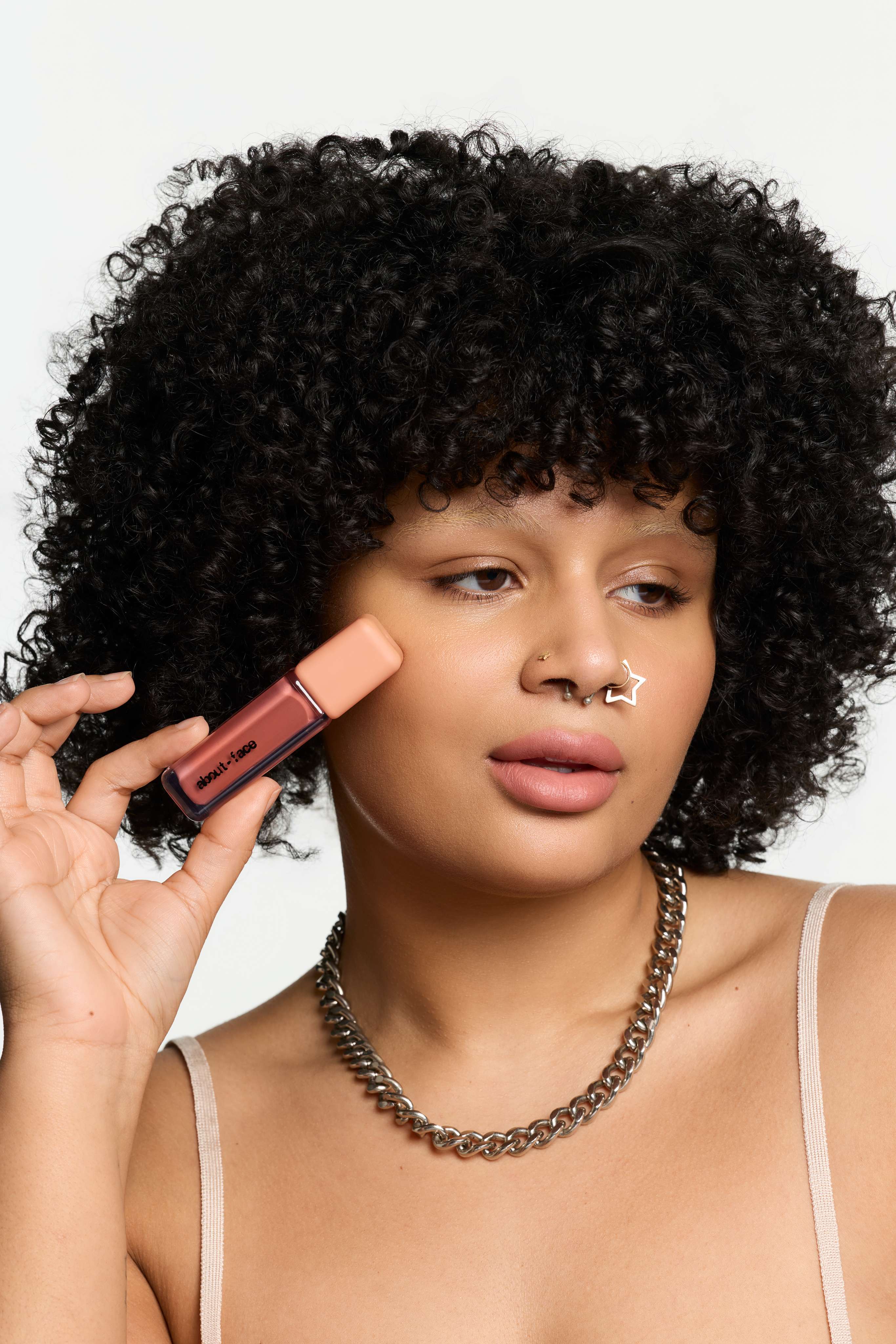 Labial Voluminizador Mate Blurred Matte Lip Plump — About-Face