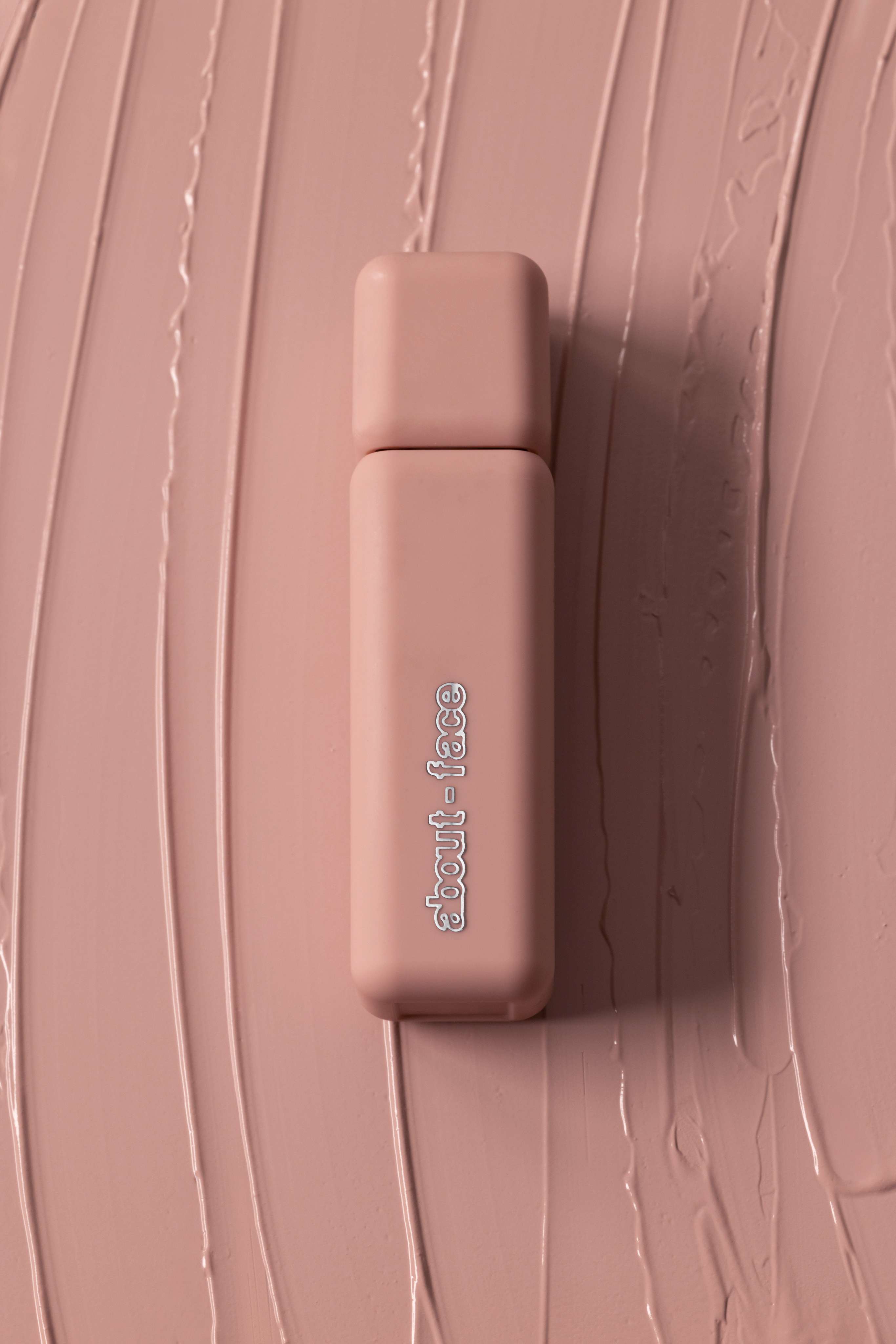 Sombra Líquida Mate Matte Fluid Eye Paint — About-Face