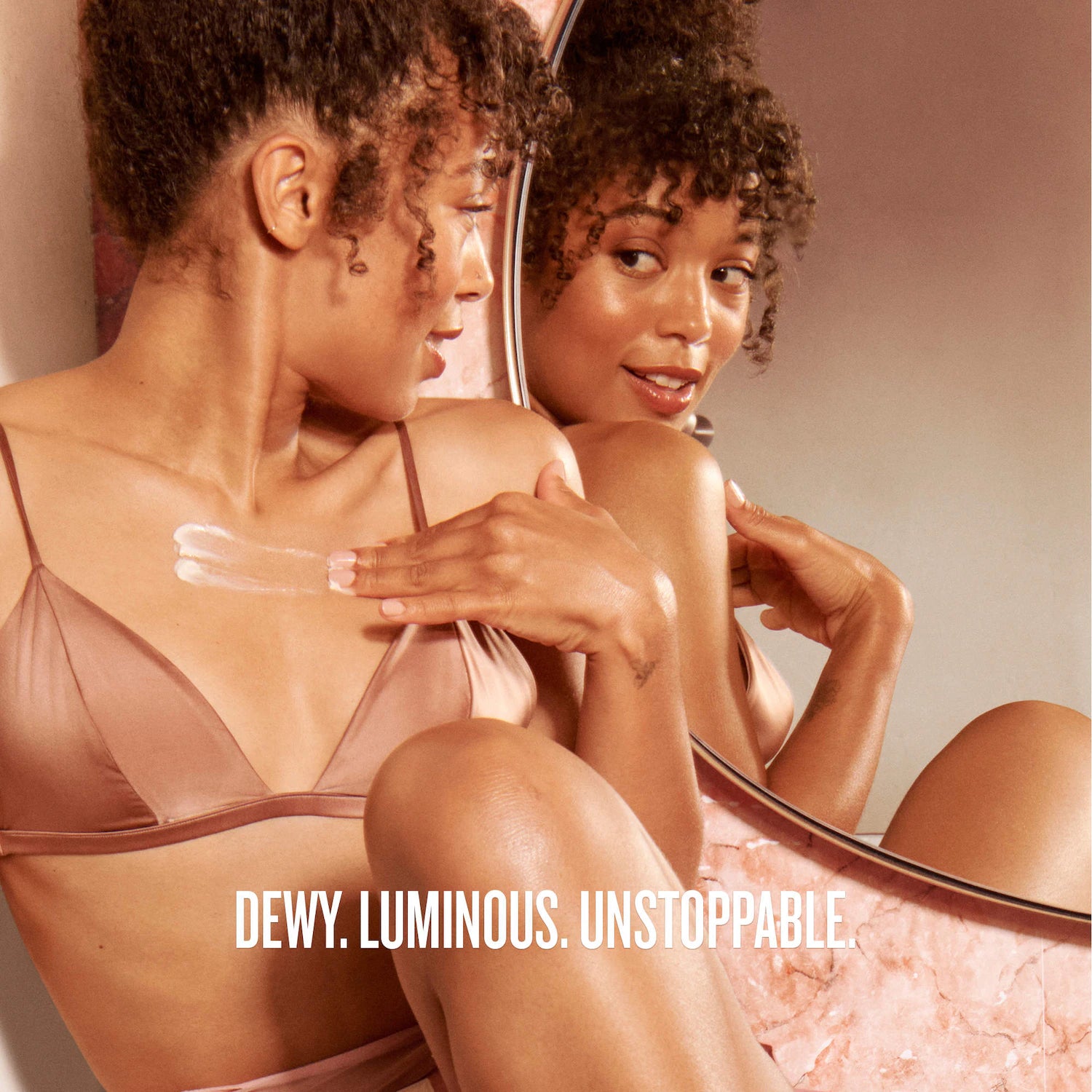 Crema corporal Mini Rosa Charmosa™ Dewy con agua de rosas + péptidos de cristal — Sol de Janeiro