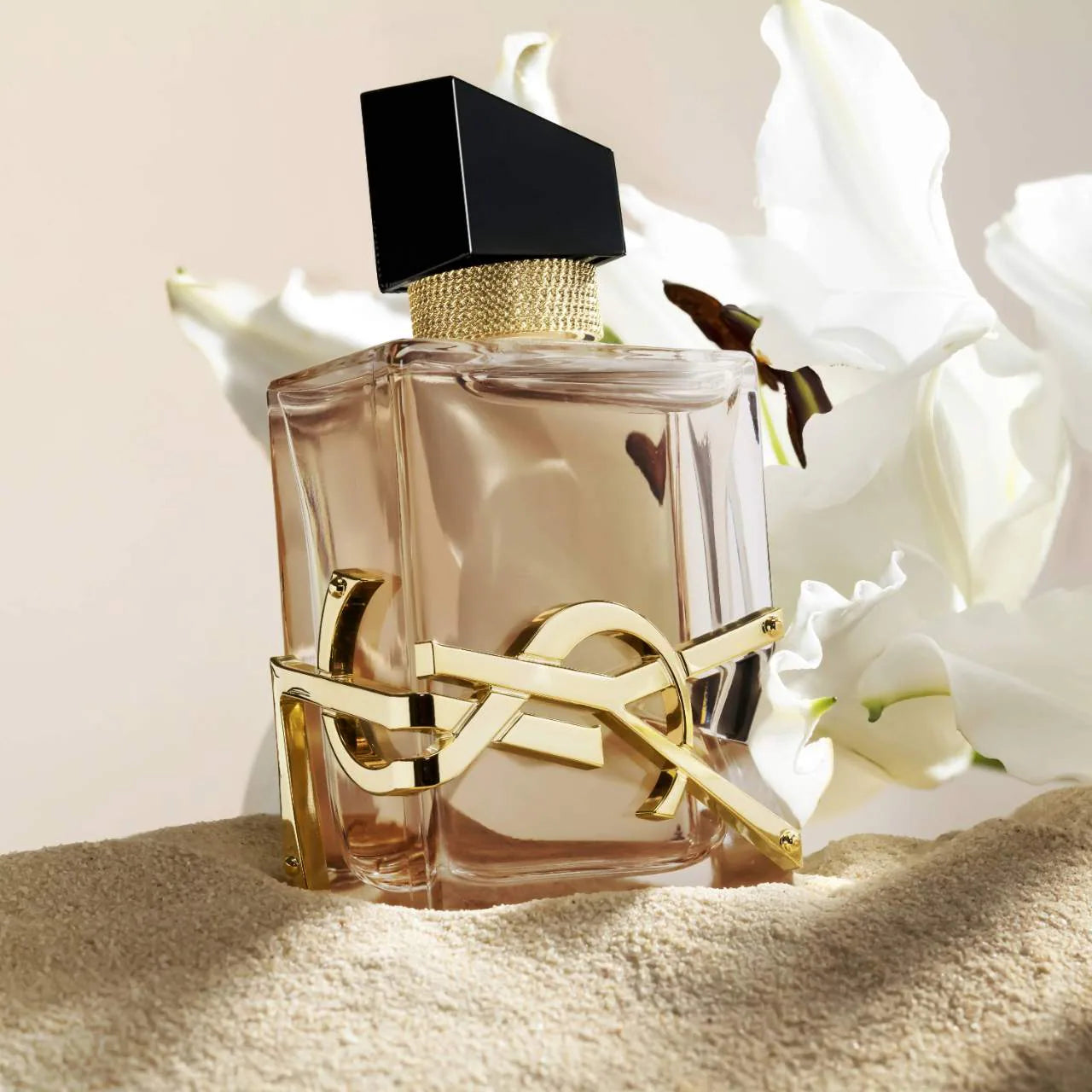Libre Flowers & Flames Eau de Parfum Florale Spray de viaje con flor de coco-palmera y flor de lirio — Yves Saint Laurent