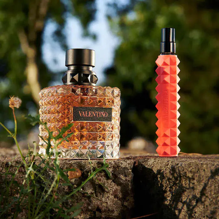 Born in Roma Coral Fantasy Eau de Parfum Spray de viaje con rosa y naranja — Valentino