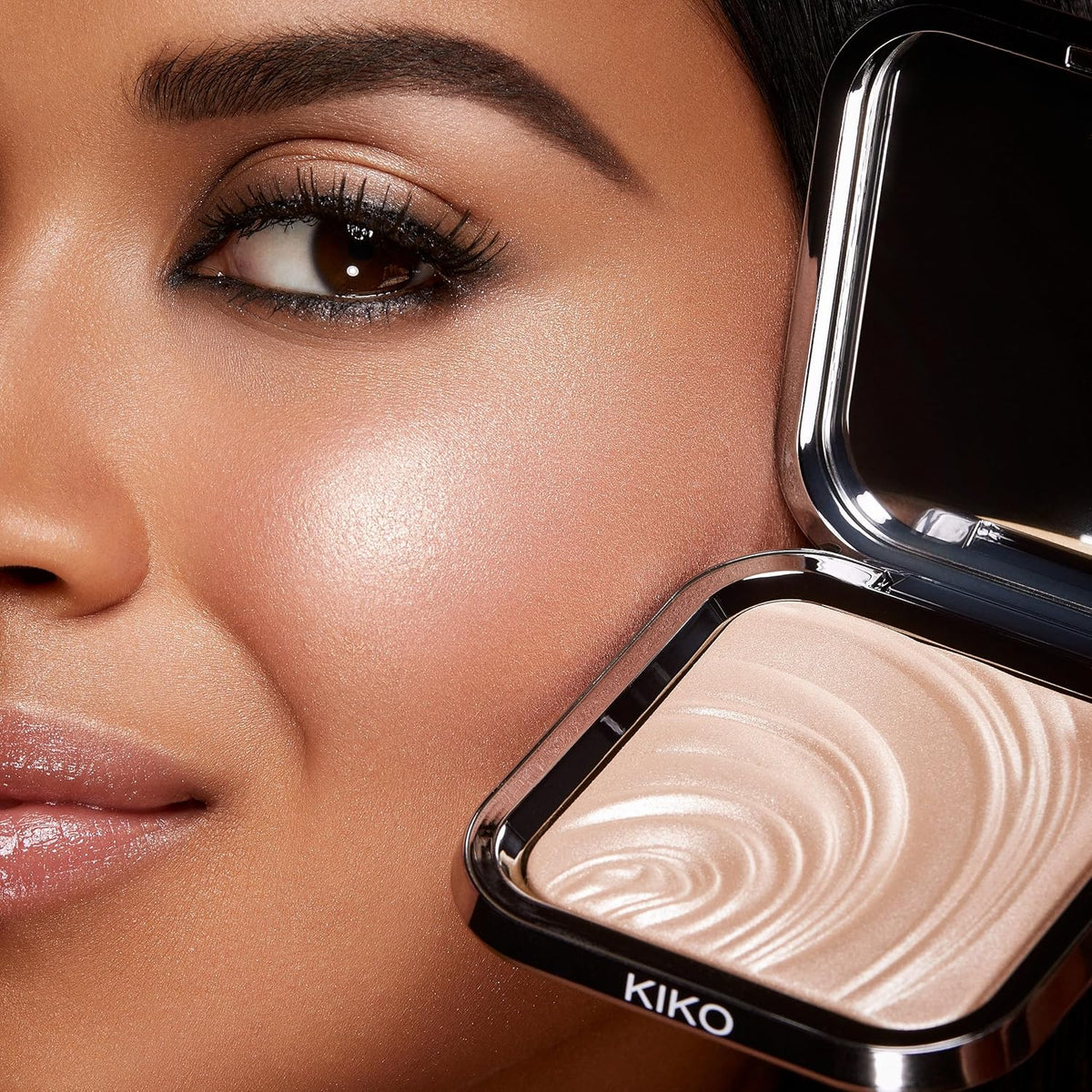 Iluminador en Polvo Glow Fusion Intense Powder Highlighter — Kiko Milano