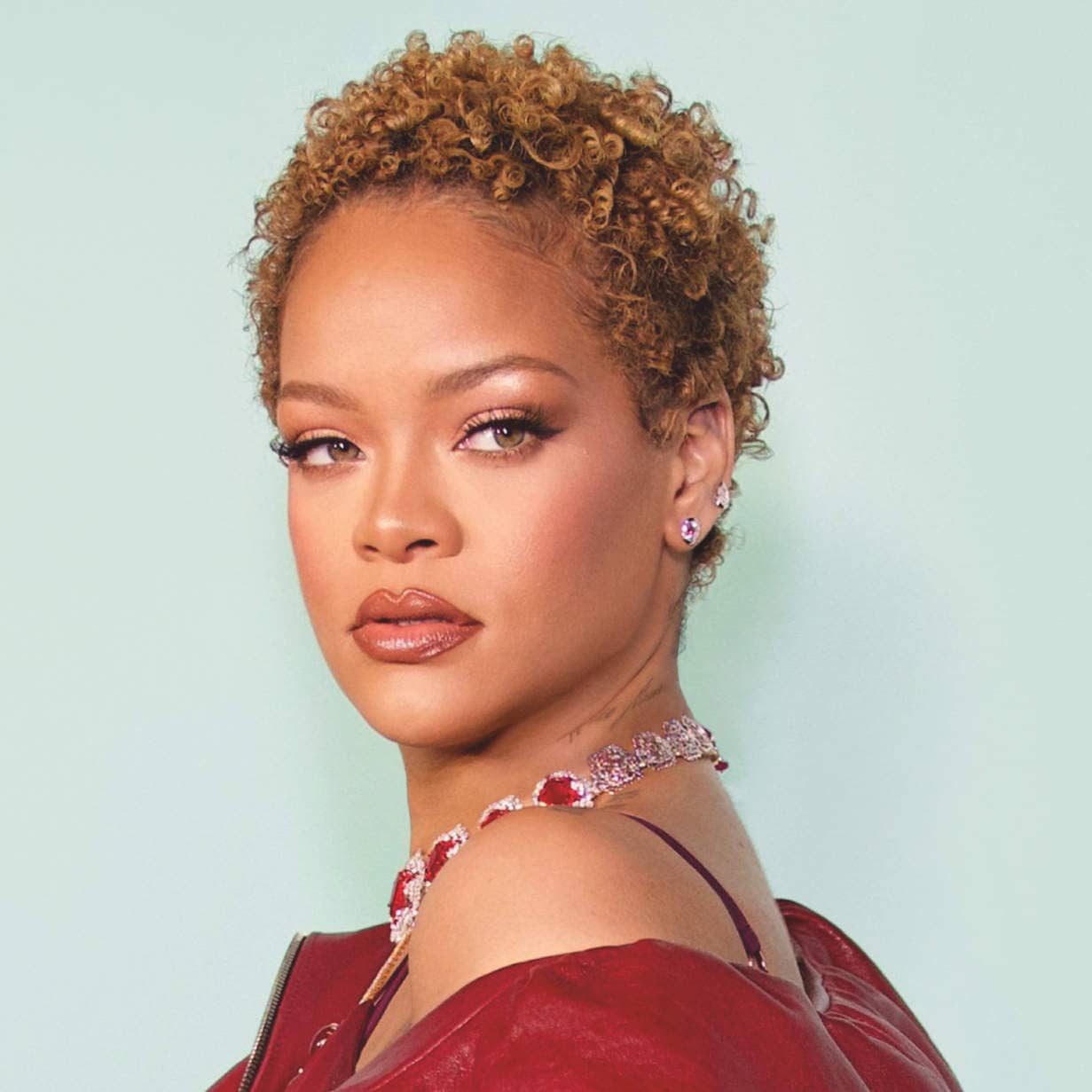 La crema para peinar que define los rizos de Homecurl — Fenty Beauty by Rihanna