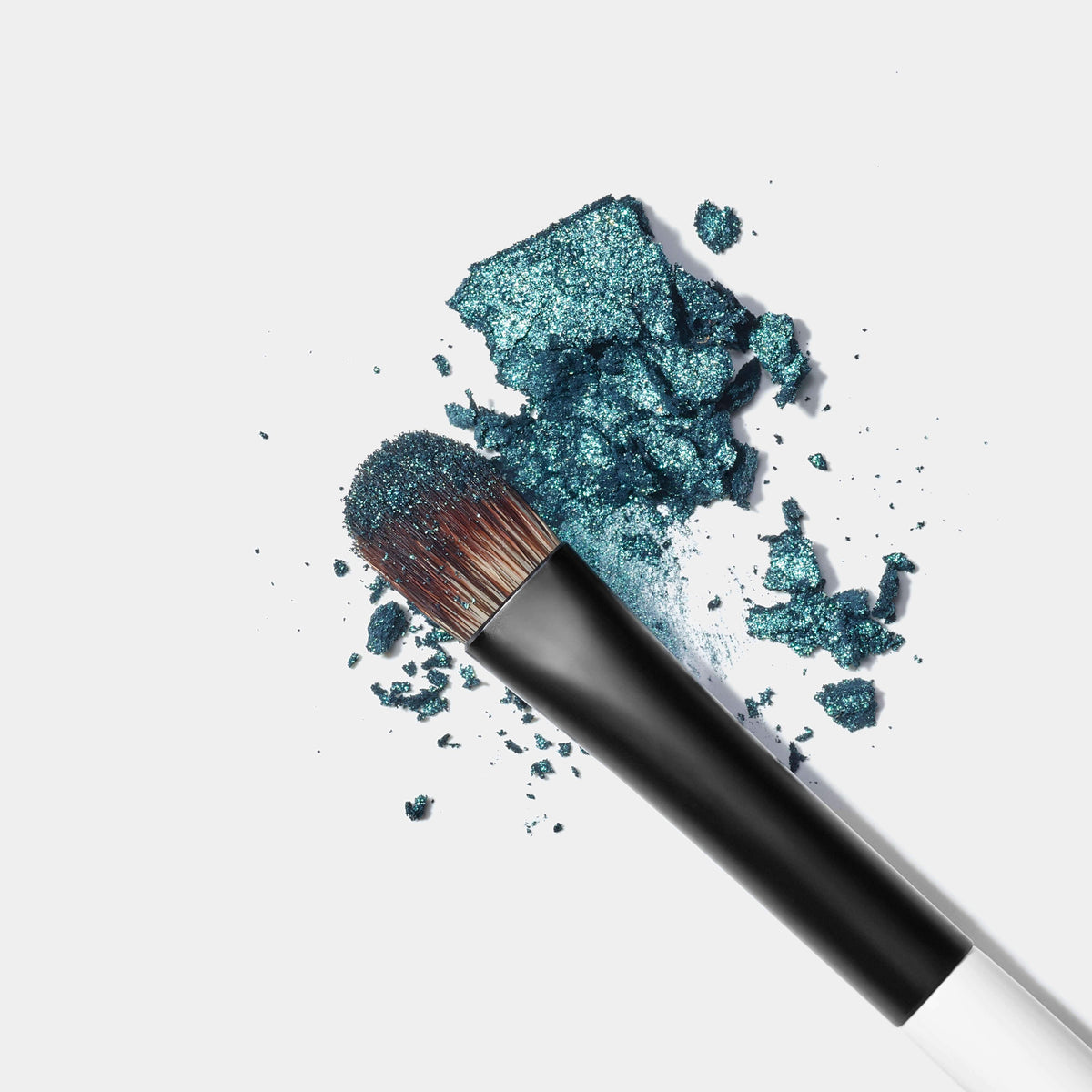 Brocha E4 Plana para Empacar Sombra — Makeup by Mario